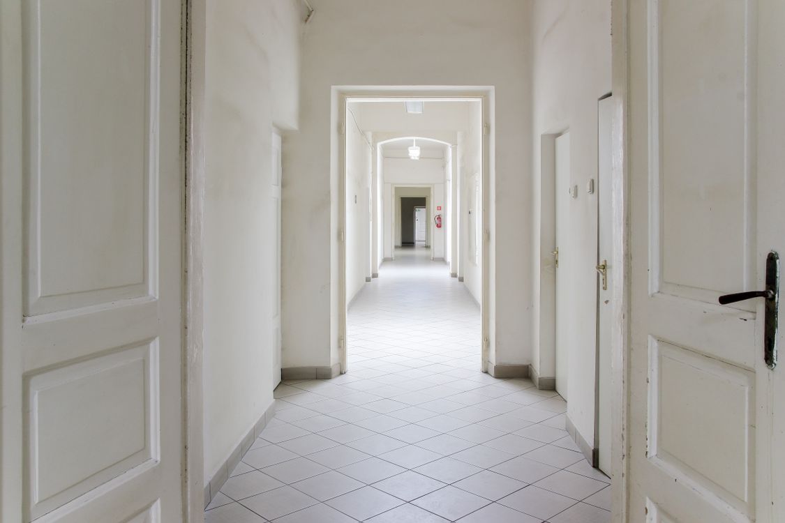 Jak położyć linoleum na płytkach